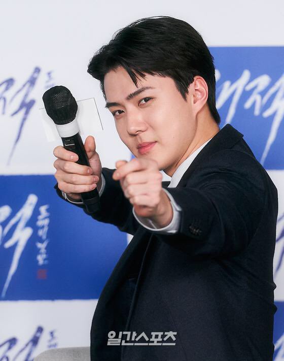 sehunportrait's tweet photo. SEHUN AT PIRATES 2 ONLINE PRESSCON  
 #해적_도깨비깃발 #해적 #오세훈 #OHSEHUN https://t.co/Khu6J4fits