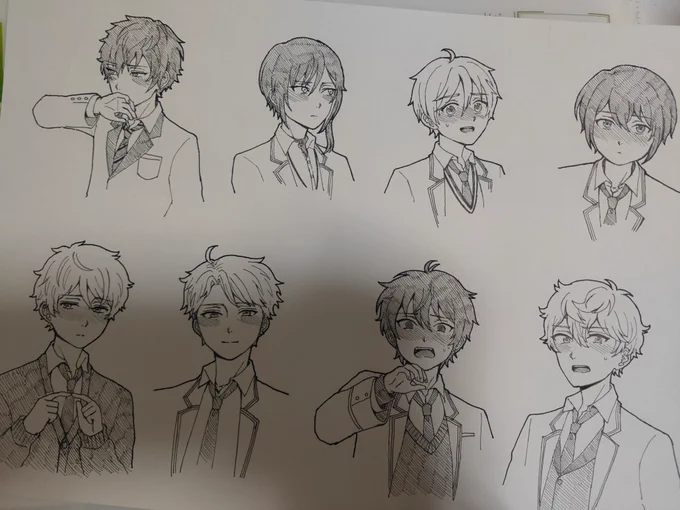 いま大掃除してるんですが2年前に描いたアナログ絵が大量に出てきておわァ〜!!!!!!!!!ってなってます 