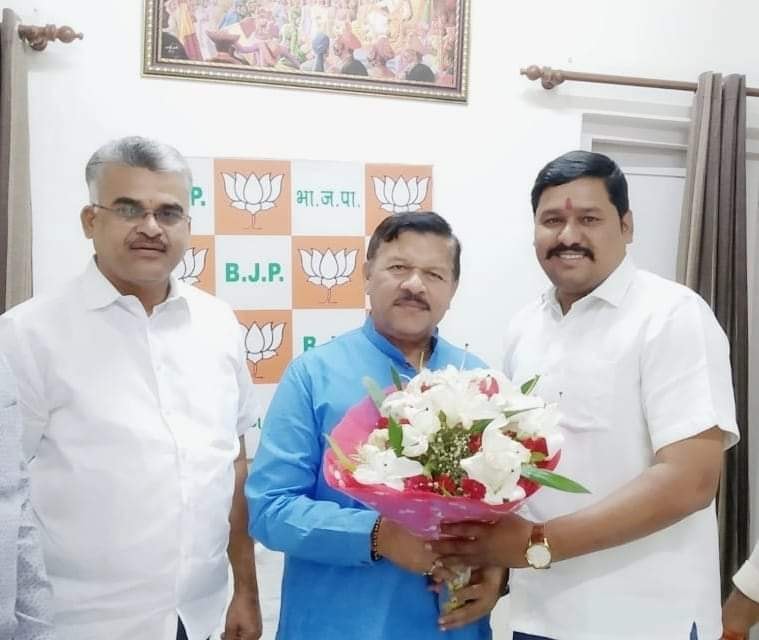 NitinSDinkar's tweet photo. भारतीय जनता पार्टी के पूर्व राष्ट्रीय उपाध्यक्ष एवं दिल्ली प्रदेश के संगठन प्रभारी श्री @ShyamSJaju जी को जन्मदिन की हार्दिक बधाई एवं शुभकामनाएं... ईश्वर से आपके उत्तम स्वास्थ्य एवं सुखद जीवन की कामना करता हूँ।
#bjp4uttarnagar #bjp #NitinDinkar @BeradBhanudas https://t.co/KBgUissWIM