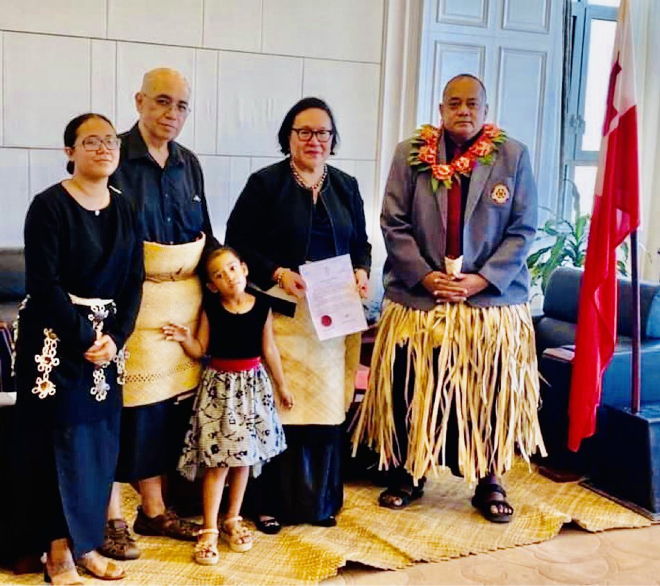 TongaMfa's tweet photo. The Hon. Fekitamoeloa Katoa ‘Utoikamanu @fekita_u has been appointed as the Kingdom’s Minister for Foreign Affairs and the Minister of Tourism with effect from 28 December 2021. She took her Oath of Office in Cabinet today presided over by the PM Hon. Hu’akavameiliku @totisova https://t.co/h7Jrt6P8iq