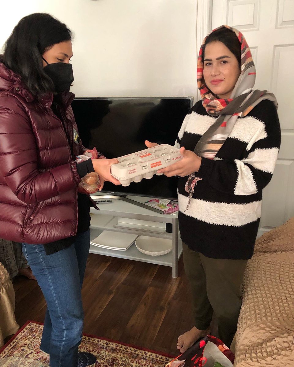 missmorenab's tweet photo. Through @RESCUEorg, Ben &amp; I had the pleasure of welcoming a new Afghan family to NY with some groceries to help them get settled in. I feel very grateful as a fellow immigrant to be able to give back. Join me in supporting this wonderful organization: https://t.co/DBLlFI0jl6 https://t.co/k4NyulcCJo