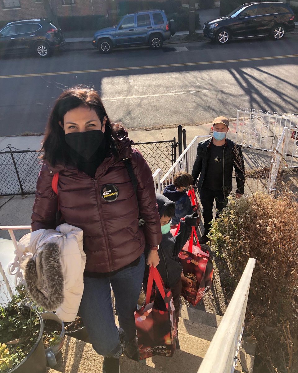 missmorenab's tweet photo. Through @RESCUEorg, Ben &amp; I had the pleasure of welcoming a new Afghan family to NY with some groceries to help them get settled in. I feel very grateful as a fellow immigrant to be able to give back. Join me in supporting this wonderful organization: https://t.co/DBLlFI0jl6 https://t.co/k4NyulcCJo