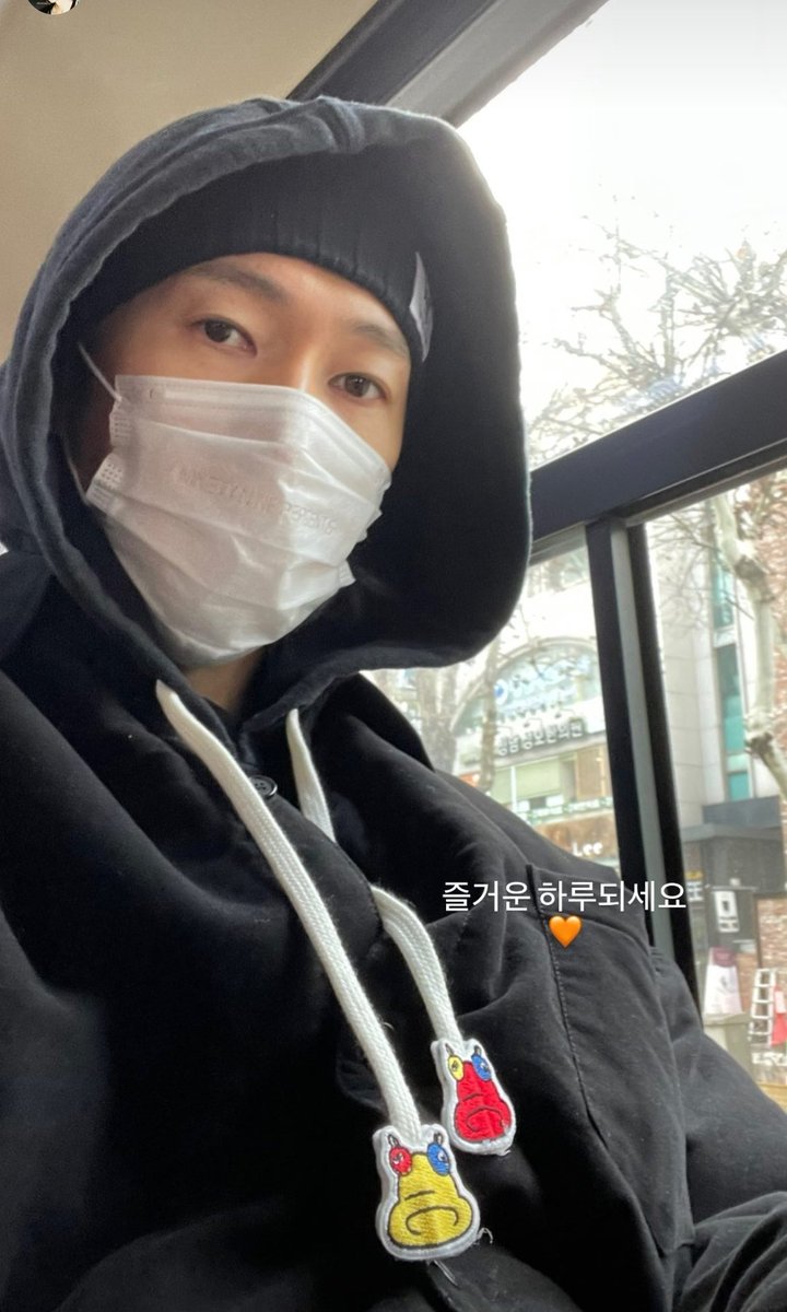 midnight_hyuk's tweet photo. 장버스 오늘도 출발합니당! https://t.co/EpBlJG7lQ5