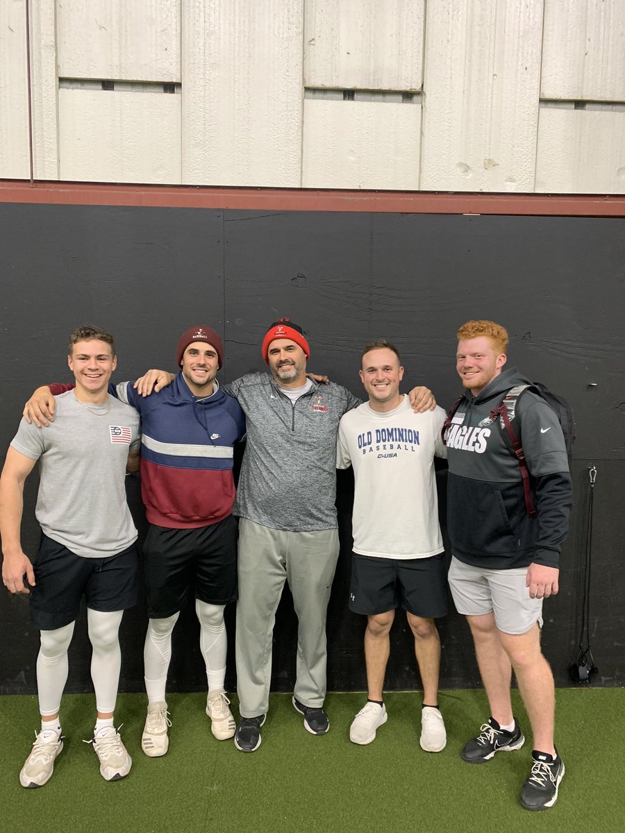 ECTitansBaseba1's tweet photo. Fun to have some of our college players home &amp; working out at the Titans facility over break! We appreciate you working with our players &amp; showing them the work it takes to compete at the college level. 
(L-R)Anthony Sarbanes, Zach Adams, 
Todd Lampman, Jared Hancock, Sean Fisher https://t.co/pAOl75IOKJ