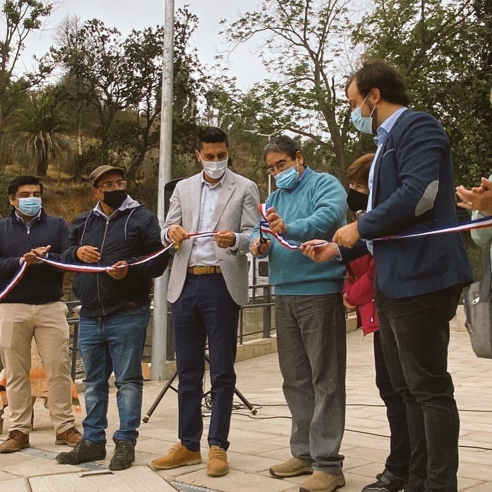 felipevergaral's tweet photo. ¡Un nuevo pulmón verde para Valparaiso! 🌿
Hoy inauguramos un lugar maravilloso, se trata del #ParqueMerced. Es un espacio público ejecutado en el marco del Programa #QuierroMibarrio que le entrega mejor calidad de vida a todos l@s porteñ@s. https://t.co/uvelfzmeIh