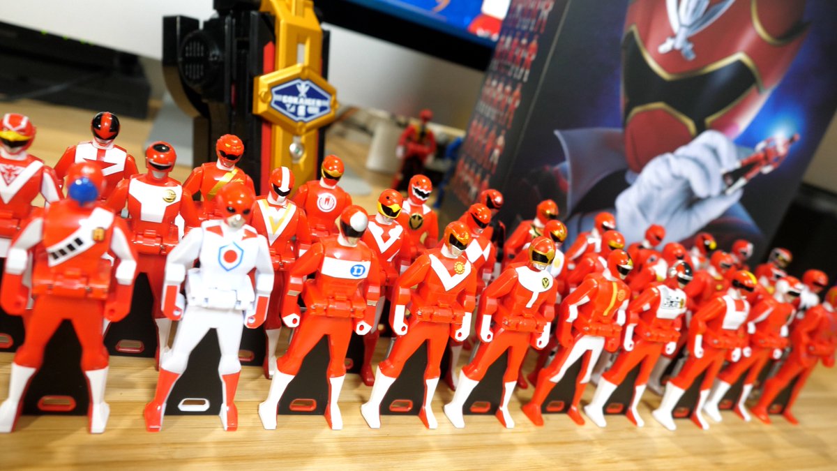 kyoryugerJP's tweet photo. メモリアル版モバイレーツ対応！ワンプッシュ展開可能！ゴーカイジャーまでの35人のレッド達のレンジャーキー！海賊戦隊ゴーカイジャー レンジャーキー -MEMORIAL EDITION- 35レッドセット https://t.co/XGzziQdhx2 @YouTubeより https://t.co/zg9cTYlzbY