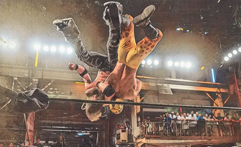 ItsAbelJr's tweet photo. Spanish Fly/C4 off The Top 😳 #PrincePuma #JohnnyMundo #LuchaUnderground #FanEdit #ProWrestling https://t.co/MDaxKPGqou