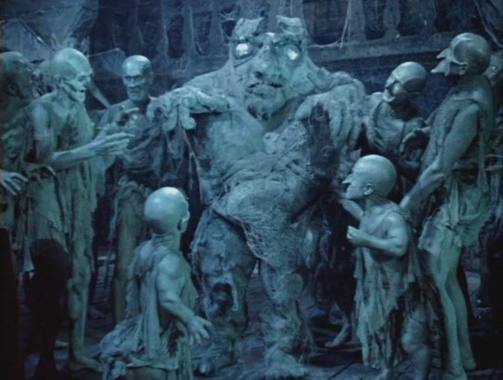 aangelsala's tweet photo. Noche de miedo: Viy, un ejemplo perfecto de fantastique soviético con una parte final antológica donde se nota el peso del verdadero creador de la pelicula,  Alexander Putshko,animador y hombre de efectos  especuales responable de excelentes films de fantasia.Una maravilla. https://t.co/rV2aBN7e6W