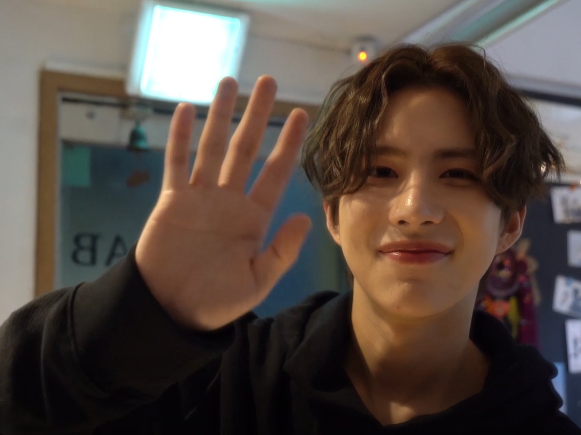 wow_ddi's tweet photo. 아침인사 오랜만에 하네요 굿모닝!💜 https://t.co/RpX8elFUM5