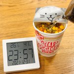 2年越しのカップ麺を簡単に作る方法‪w計画的にお湯を注ぐだけ!