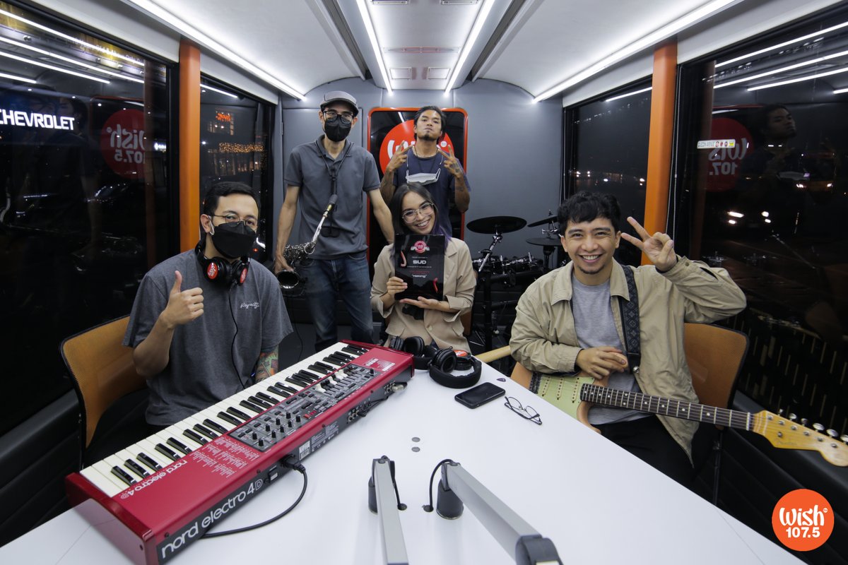 Wish FM 107.5 (@wish1075) on Twitter photo LOOK: Five-piece band <a href="/sudmusic/">SUD</a> smiles with their Wish Music Awards nomination plaque for the Wish Ballad Song of the Year for "Halong"!
Voting is still open via wish1075.com/wishawards and the Wish 107.5 app! LOOK: Five-piece band <a href="/sudmusic/">SUD</a> smiles with their Wish Music Awards nomination plaque for the Wish Ballad Song of the Year for "Halong"!
Voting is still open via wish1075.com/wishawards and the Wish 107.5 app!