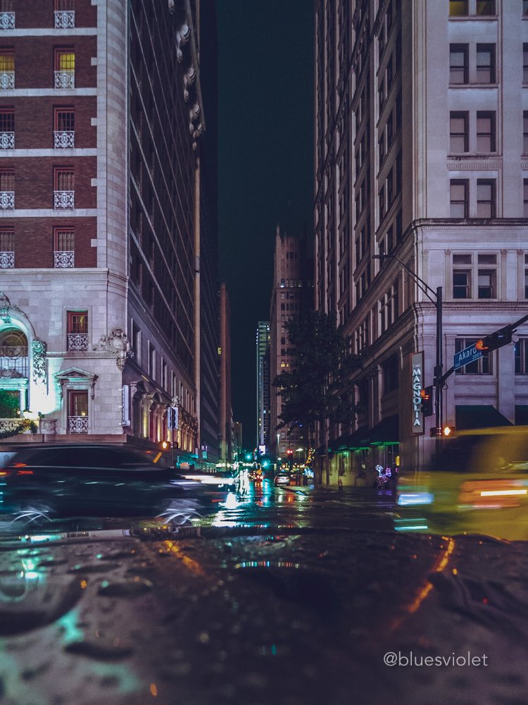 bluesviolet's tweet photo. the streets are long gutters

#rain #downtown #dallastx #steets #streetphotography #motion #rainyday #cyberpunk2077 #goprophotography #nightcity https://t.co/Oj76sCZnio