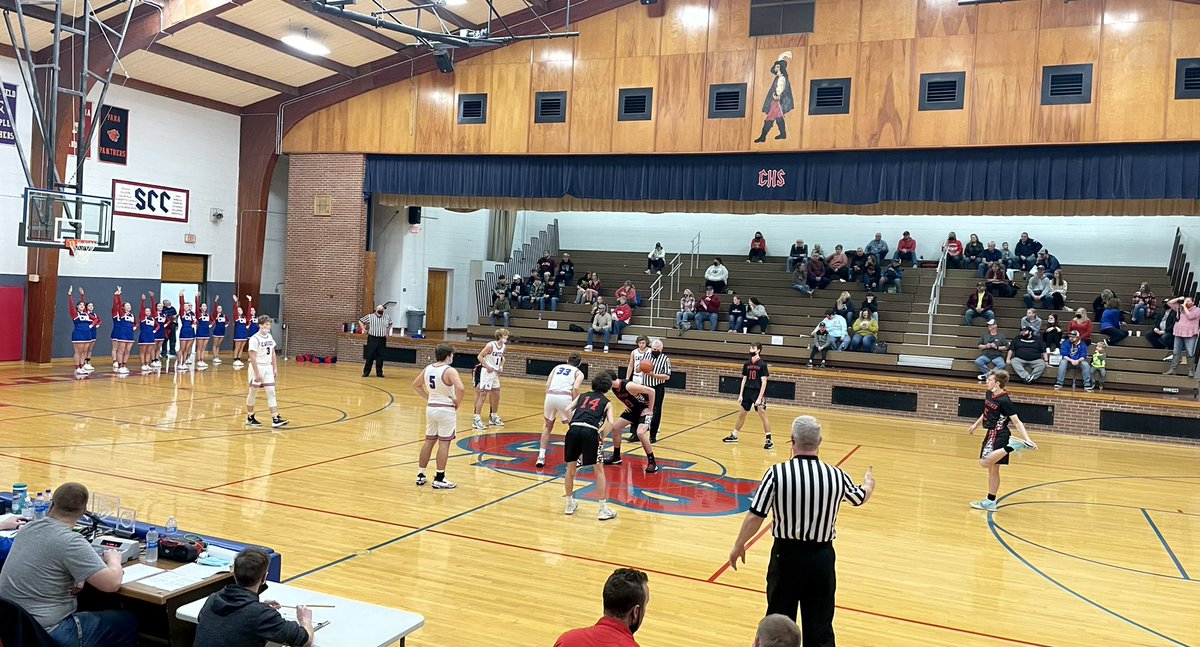 AndyManar's tweet image. Congrats to @CCusd1 on 50 years of hosting the Carlinville Holiday 🏀 Tournament. I bet I’ve been to this tournament close to 30 yrs in a row. And like tonight—for nearly five decades—the #BHill Minutemen &amp;amp; Carlinville Cavaliers squared off.