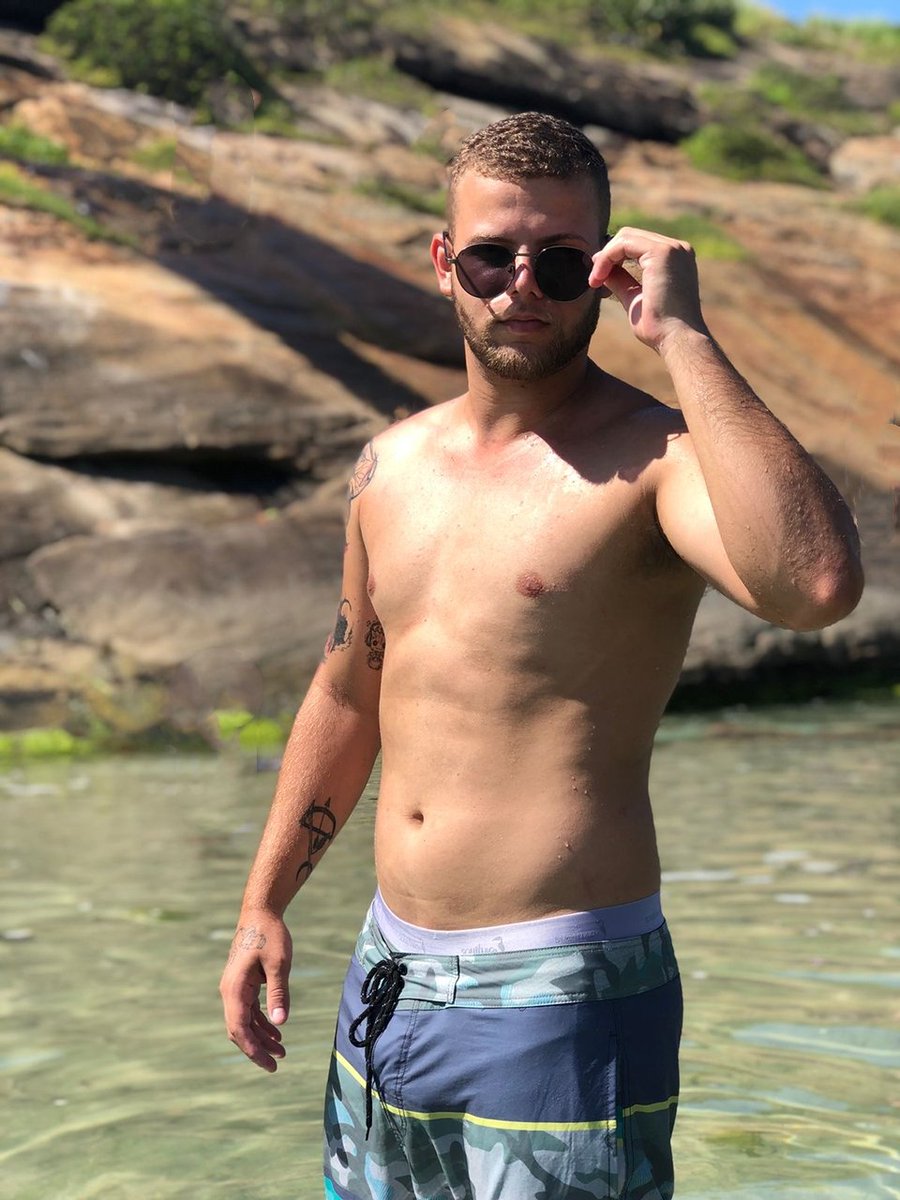 AlveesRusso's tweet photo. 🏖️ https://t.co/rb57hYIN68