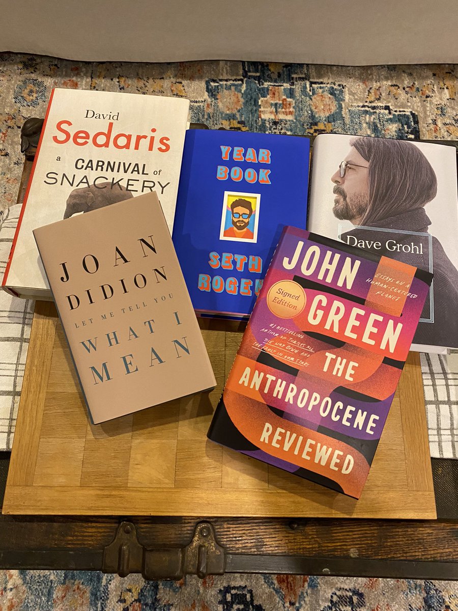 My top 5 books of 2021:
5 - Let Me Tell You What I Mean by Joan Didion
4 - A Carnival of Snackery by <a href="/DavidSedaris/">David Sedaris</a> 
3 - Yearbook by <a href="/Sethrogen/">Seth Rogen</a> 
2 - Storyteller by <a href="/foofighters/">Foo Fighters</a> 
1 - The Anthropocene Reviewed by <a href="/johngreen/">🐢🐢🐢John Green🐢🐢🐢</a>
