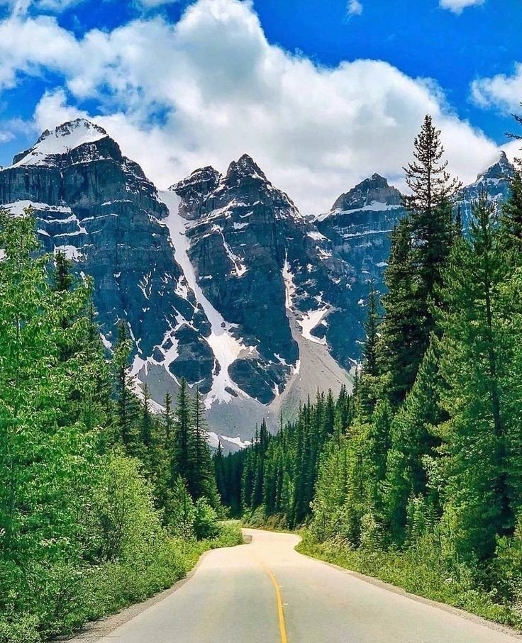 SummerK17742538's tweet photo. Road to Lake Moraine 💚💚🤍🤍 https://t.co/scKLY35DuC