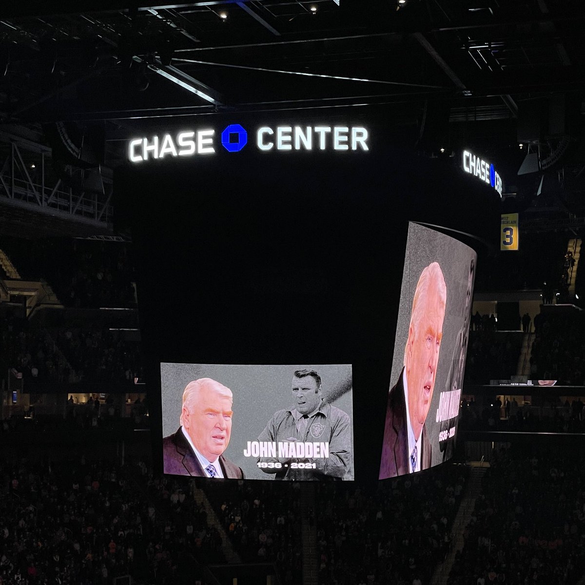 ChaseCenter's tweet photo. At tonight's @warriors game, we took a moment of silence to honor Bay Area Legend John Madden ❤️ https://t.co/3Wh0j05pjB