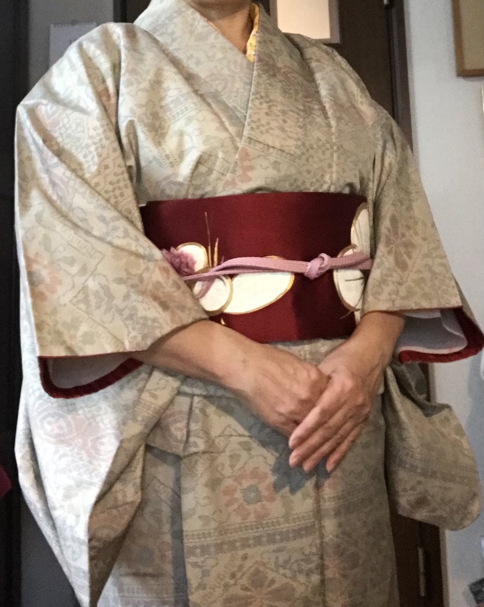 heianmer's tweet photo. まだありました。大島と梅刺繍の帯です。 https://t.co/3oYqQLp162