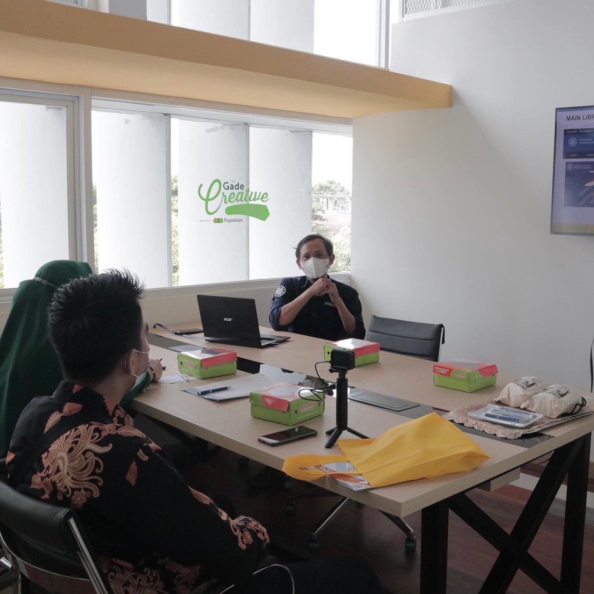 UGMLibrary's tweet photo. Halo Sobat Perpustakaan UGM!
Rabu, 29 Desember 2021 Perpustakaan UGM menerima kunjungan dari Kementerian Kesehatan Riau yang diterima oleh Kepala Perpustakaan, Kepala Bidang Database dan Jaringan.
#UGMLibrary #perpustakaanugm #ugmlibrarycentre #perpustakaan https://t.co/ktOyWNhSLI