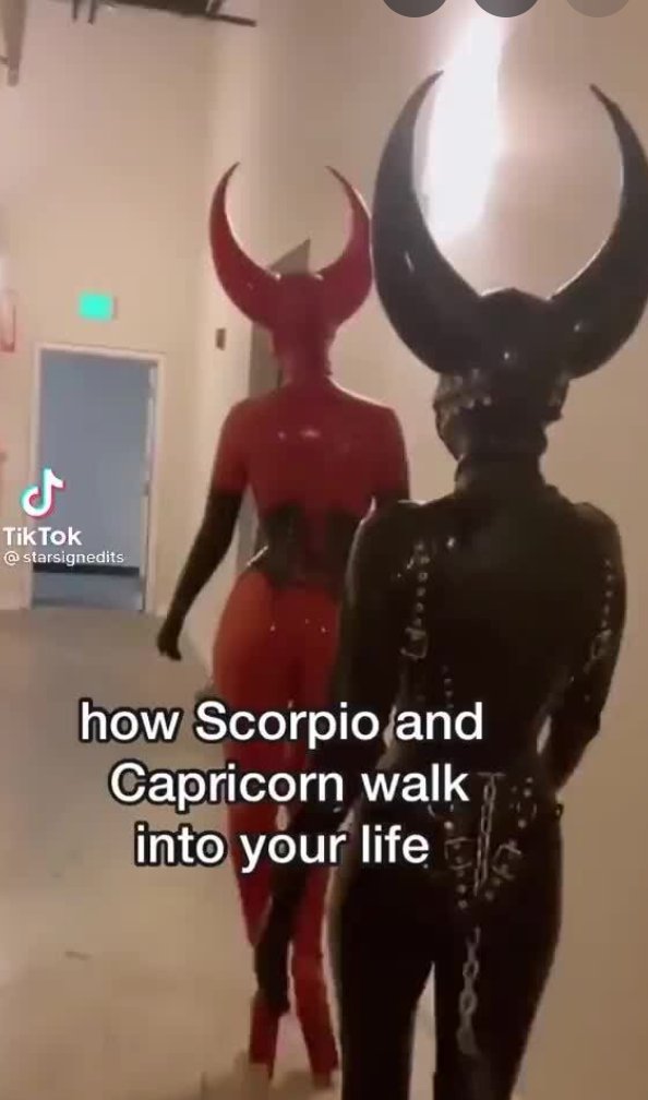 heavenastrology's tweet photo. THE SUN IS IN CAPRICORN AND THE MOON IS IN SCORPIO https://t.co/QPz7y8dAi7