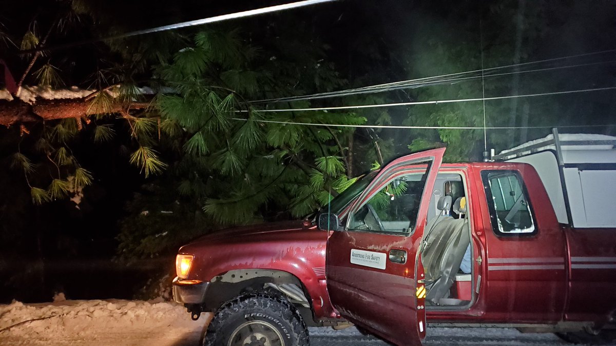 MoreGoodFire's tweet image. Had to double check the clearance on this one! Our Type 7 has been busy getting into all the places that larger emergency vehicles can't fit, to keep our clients safe. We have resources available 24/7 including saw teams and portable generators. moregoodfire.com/emergency