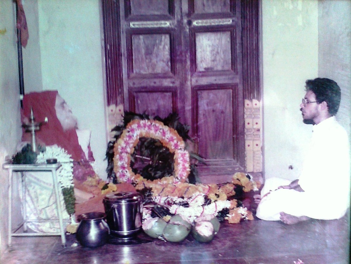 ABBhavanani's tweet photo. Gratitude Swamiji for my life, one of yoga that prepared me for this day in 1993. The lion cub is not yet a fully grown lion, but continues to strive and live up to your vision of what it can be. My every breath is my tribute to you. Love you Appa!❤ https://t.co/g2Oz4dGwMD