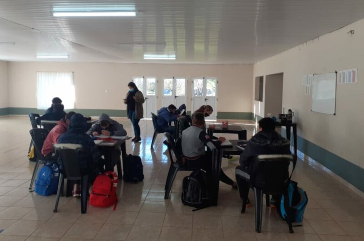 RPDObera's tweet photo. Cumplieron un año de funcionamiento los 96 centros de apoyo pedagógico y tecnológico, dependientes de la Subsecretaría de Educación, que funcionan en los 77 municipios de la provincia de Misiones gracias al trabajo articulado en convenio con las  #apoy

https://t.co/HvArebgAdw https://t.co/Lm1uRHMrO9