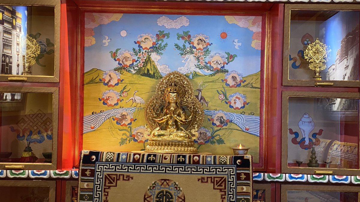 monastery_stay's tweet photo. Лам багштай цай уух зуур ярилцъя ярилцлага  Потала кофе шопт эхлэх гэж байна...
#MonasteryStay https://t.co/695ovDy45L