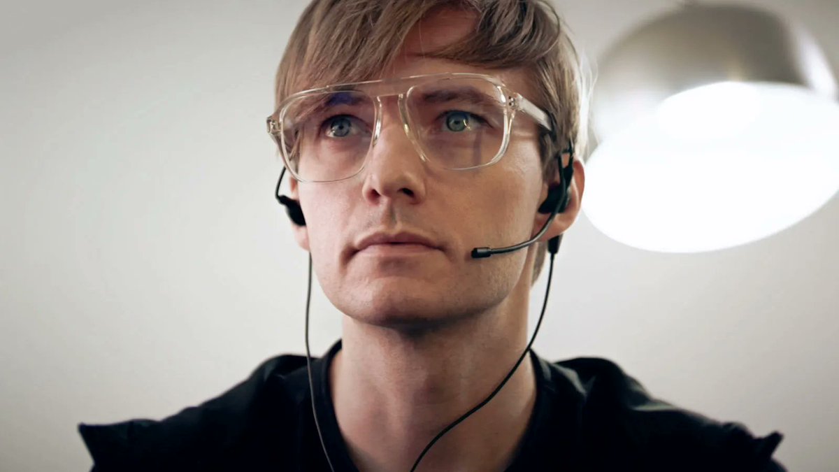 GadgetFlow's tweet photo. The @HiditionGaming T-1 immersive eSports earset Designed with an adjustable-fit boom microphone, it has adjustable wires that tightly seal to your body. #esports #earset https://t.co/0VYBiVGNnv