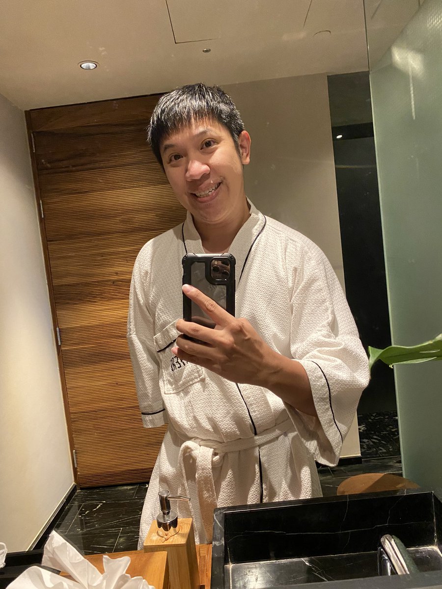 Toni_de_BKK's tweet photo. #Sospa #sofitel ฟินนนนนน สถานที่ดี ครีม น้ำมัน ที่ใช้ดี พนงนวด ชาย คือ skill ดีมาก no 18+ ยืน 1 ในสาทรเหนือ !!! https://t.co/gxWLqliSNS
