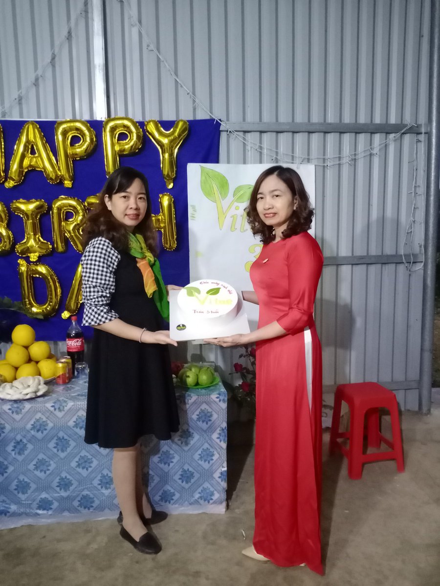 Lannguyenvitae's tweet photo. YÊU NHƯ YÊU LẦN ĐẦU 
XIN NÂNG ĐỠ ĐỜI NHAU
BẰNG CON TIM HIỂU BIẾT 
LO SỢ GÌ THƯƠNG ĐAU.
Love Vitae 
Love Men Dy ❤❤❤
Vitae. Co niềm tự hào thịnh vượng trong Tôi ❤❤❤ https://t.co/pHR4np0Y9D