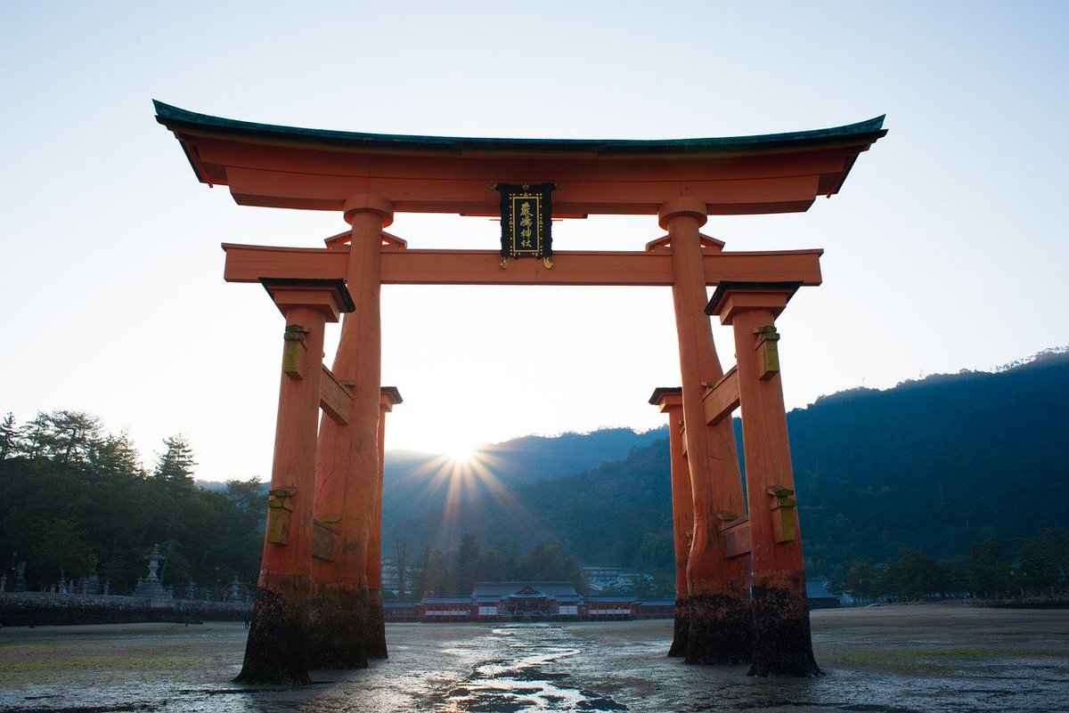 新しい年を迎えるときには、歳神様（としがみさま）という、実りと幸福 
