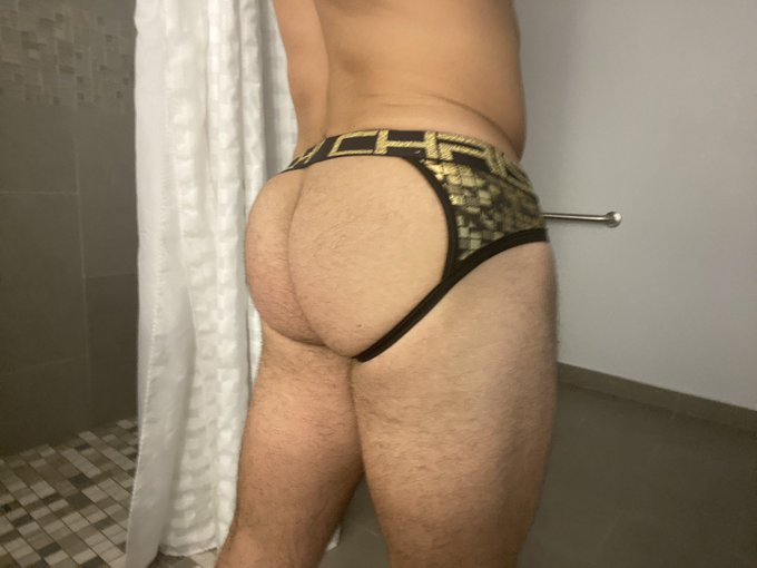 Right or left ?????? https://t.co/GhUcdwbFFG