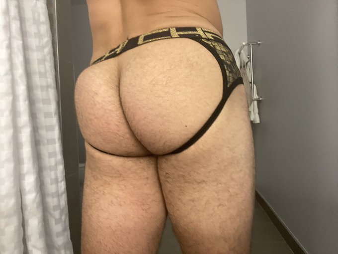 Right or left ?????? https://t.co/GhUcdwbFFG