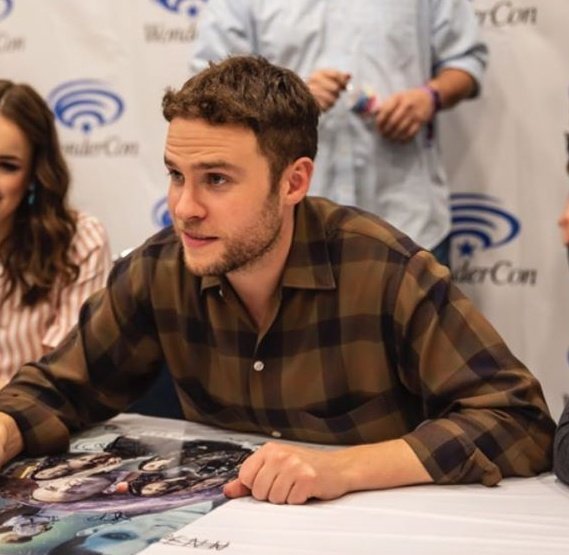 iaindcnews's tweet photo. 🌟Happy 34th Birthday Iain De Caestecker!🌟 May he have the best 2022 &amp; cannot wait to support him in all his future projects.  🥳🎂 🥰❤ https://t.co/fkgIz3o5dm