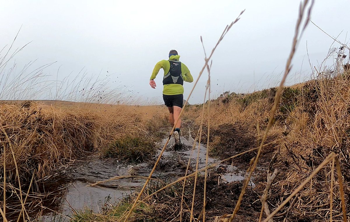 benjj2000's tweet photo. Bog running. What better way to see out the festivities than being shin deep in mud and water whilst trying to pick out West Cornwall's best scrambling spots! 
@rab_equipment
@adidasrunning
#TheMountainPeople #trailrunning #ultrarunning https://t.co/aeSEkcu118