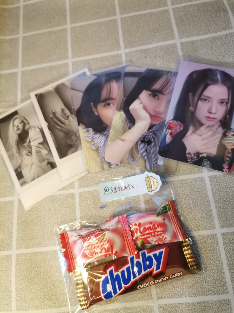 xycartsx's tweet photo. โก โ #327mails ๐
hanboksoo umuwi rin finally !! tysm po @jendeuk_cart ang cutie ng packaging and ty po sa freebies . . . https://t.co/bWYtixXZFL