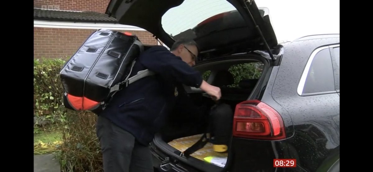 Great to see the <a href="/NWAmbulance/">North West Ambulance Service</a> Community First Responders being recognised on <a href="/BBCBreakfast/">BBC Breakfast</a> this morning for the life saving work they do across the north west &amp; beyond #Volunteers #CFRs #Lifesavers #ChainOfSurvival 💚  <a href="/NWAmb_CRTJane/">💚Jane Atkinson💚</a> <a href="/NWAmb_Davidmc/">David McNally</a> <a href="/MarkEvans1208/">Mark Evans</a> <a href="/NWAmb_CRTNick/">Nick Blair</a>