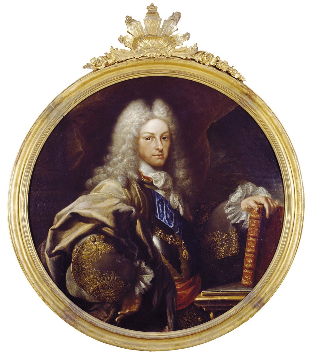 ¡Estamos de cumpleaños!🎂Nuestra historia empezó un 29 de diciembre de 1711, cuando el rey Felipe V aprobó el proyecto de fundación de una Real Biblioteca Pública. La idea partió de su consejero y confesor, el Padre Robinet, siguiendo el modelo de la Bibliothèque du Roi parisina.