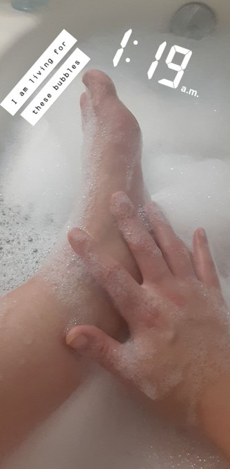 I love how my #Snapchat is  basically just a memory book of all the baths I've taken!!! https://t.co<a href="/tag/snapchat"class="tags">#Snapchat</a>