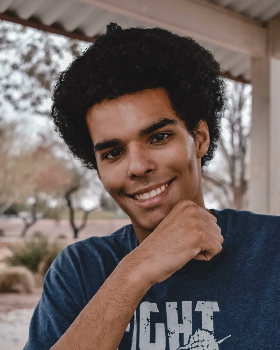 Autism_Chose_Me's tweet photo. Ladies and gentlemen, I have one thing to say: "AUTISM is my strength."
๐ท: Jasmine Castillo
#AutismStrong #AutismAwareness #AutismSuperPower #AutismChoseMe https://t.co/7YWLAZg26O