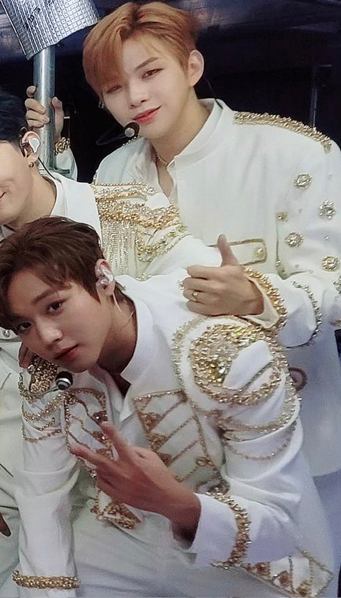 nwiluvyaa's tweet photo. nielwink moment :) https://t.co/YPG4ygnYUB
