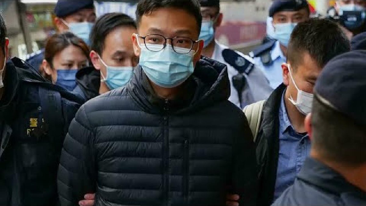 France24_en's tweet photo. ▶️ Hong Kong police arrest six from pro-democracy media outlet Stand News https://t.co/c09ZV2cFvl https://t.co/8RuvP8jlNg
