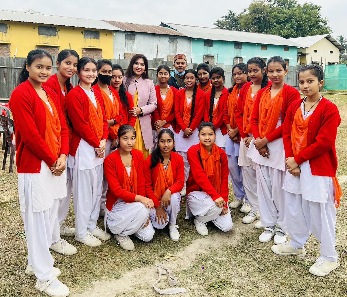 geetashrilachit's tweet photo. With Beautiful Souls🥰💕❤️
Last #OfficialProgramme of 2021 under #FinanceDept (AMFIRS), GOA…
Hope #AMFIRS provides financial relief to 11254 #MFborrowers in the district to help them continue maintaining good credit discipline in COVID times👍 

#BaksaDistrict
#MicroFinIncentive https://t.co/EreL21Xm54