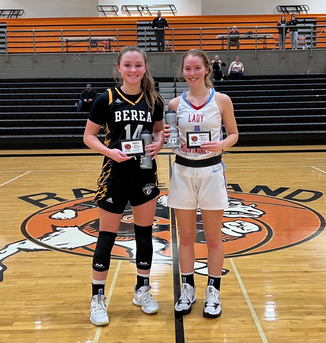 Day 2 
Game 8 of the Keeton Group ExP Realty Ohio River Classic 
@Raceland
:

Heritage 46
Berea 28

Players of the Game:
Chesney Lovins, Berea
Halle Waters, Heritage