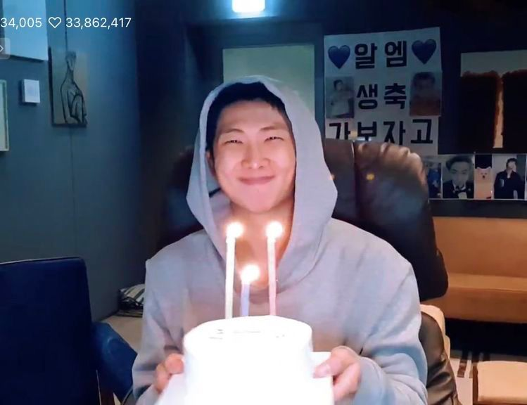 magic_gress's tweet photo. dulceeeee, feliz cumpleaños bebu. espero que te la pases muy bien, te deseo mucho éxito en todo lo que hagas y un muy bonito cumpleaños. tqm 💕

- regina @bangtanitos https://t.co/ej5ONq76Yo