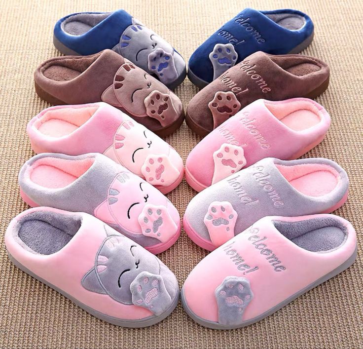 🎄🎁

         — ¡Feliz Navidad, mis pequeños seres de luz! <a href="/xKimHwng/">Baekie.</a> <a href="/KhMinseo/">Min Seo</a> <a href="/KhMinah/">Minah</a> <a href="/KhMinju/">Minju</a> <a href="/KxmMinJoon/">Min Joon</a> . Saben que los amo con todo mi corazón, espero que caminen en suavecito con estas pantuflas y que se endulcen con estos chocolates.