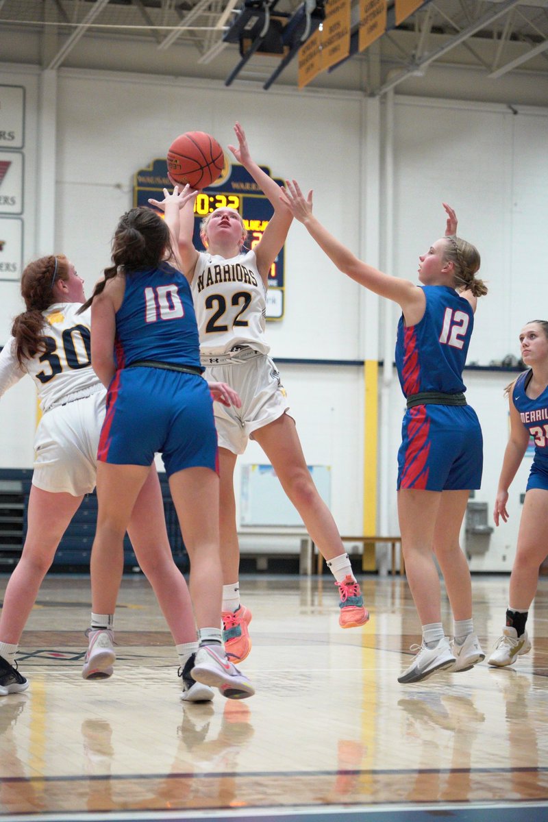 TBDD123's tweet photo. 2023 5’11 G Lexie White (@lexiewhite25) scored a career high 27 points and grabbed 11 rebounds in Wausau West loss to Superior.  

#theFlightWay #together #wisgb https://t.co/WbCB8cFoxf
