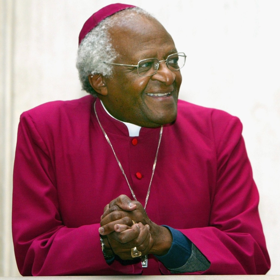 We are very sad to hear of the death of Desmond Tutu this week who said that Sir Stan was a great friend to South Africa during the apartheid years because he went into dangerous areas of Soweto to mentor young black players. They called him the 'black man with the white face'.
