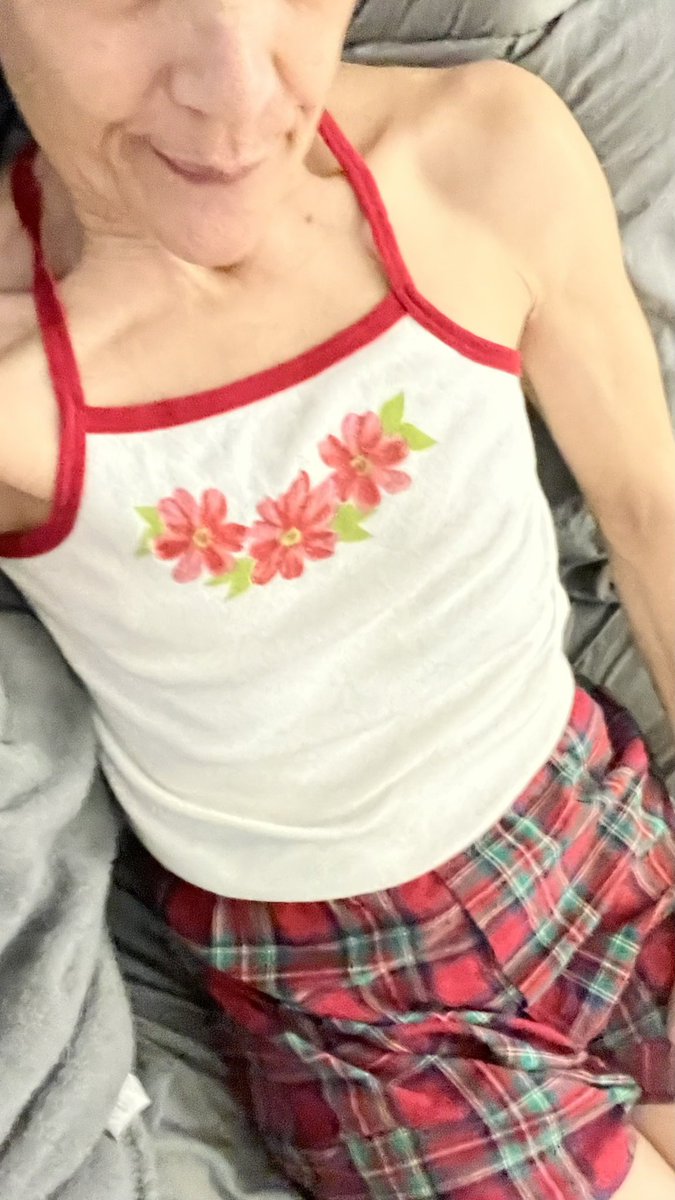 504ever___'s tweet photo. 80° Christmases call for wardrobe exceptions. #poinsettia #tank #plaid #boxers #plaidyule #plaidchristmas
#lol #funwithhashtags https://t.co/e5PS1NMaLk